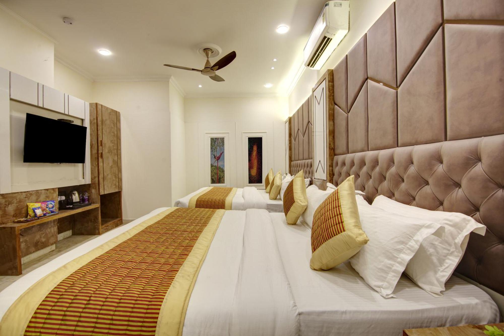 Bless Inn - Near Connaught Place Nueva Delhi Exterior foto