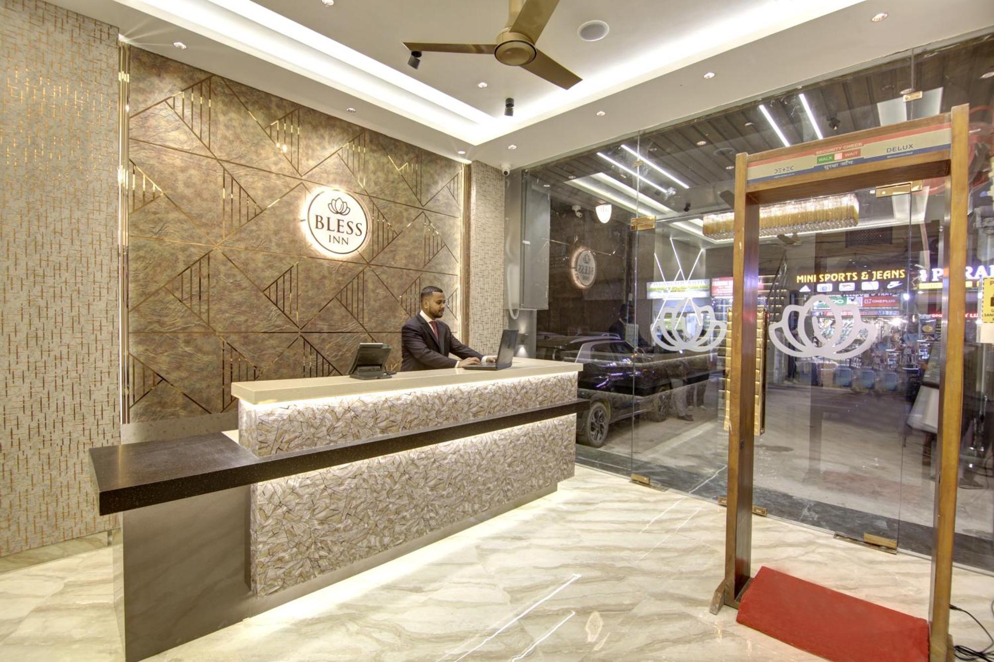 Bless Inn - Near Connaught Place Nueva Delhi Exterior foto