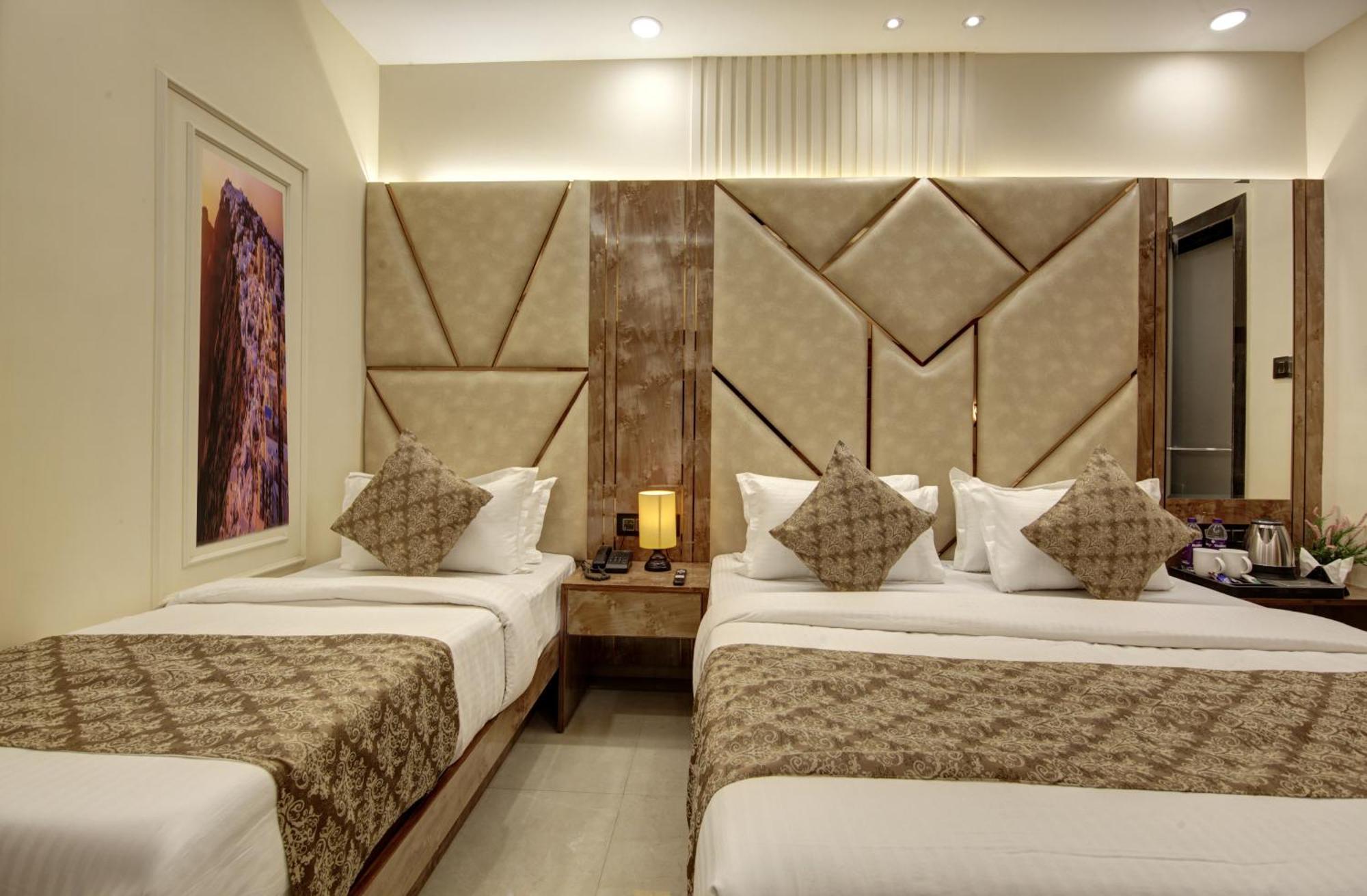Bless Inn - Near Connaught Place Nueva Delhi Exterior foto