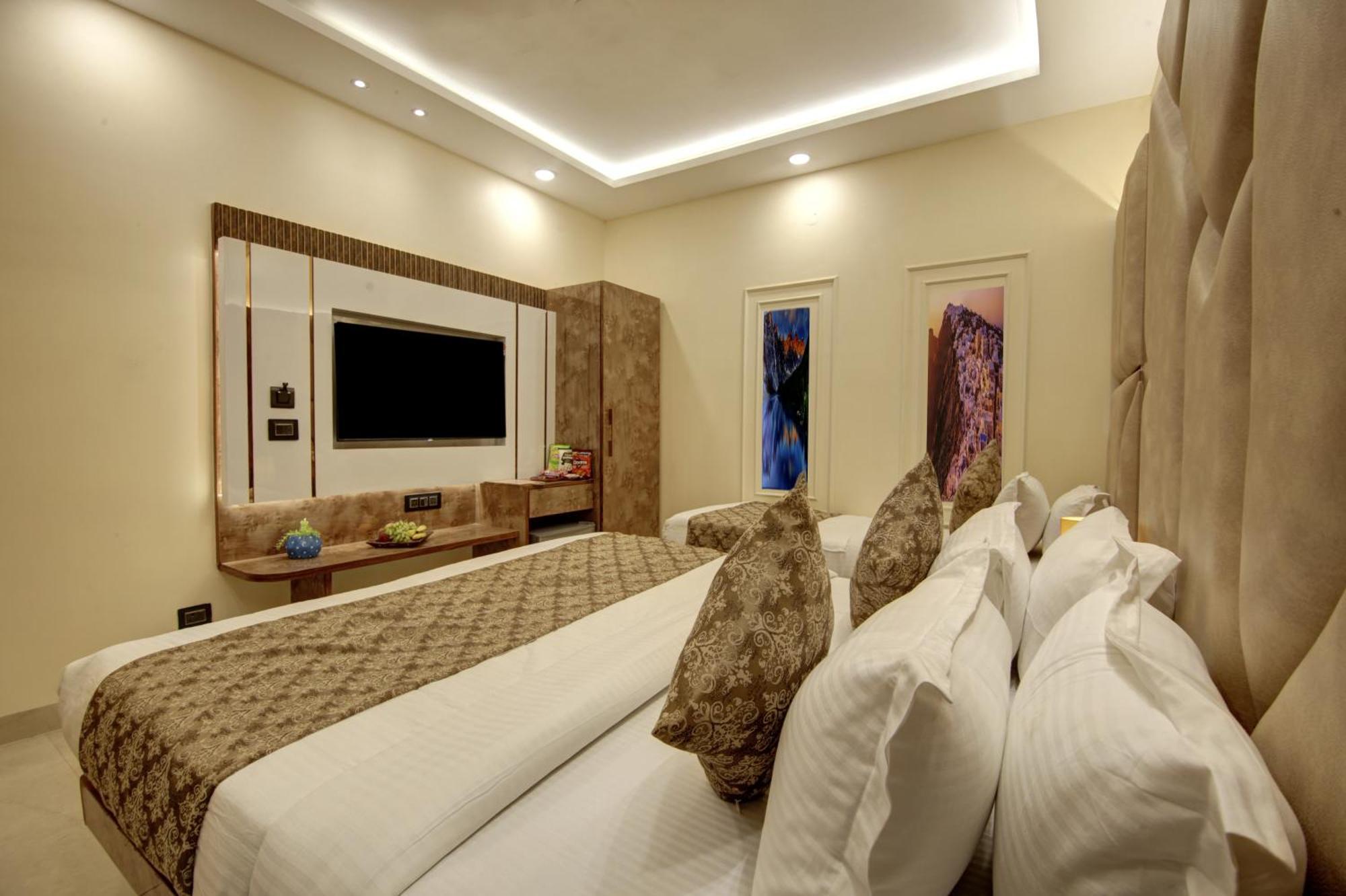 Bless Inn - Near Connaught Place Nueva Delhi Exterior foto