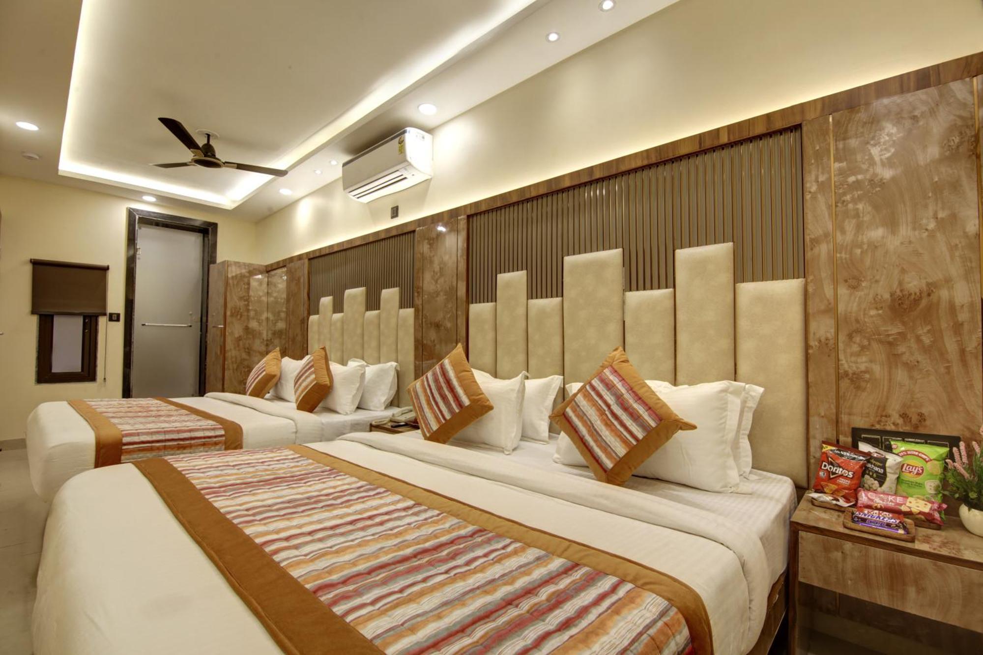 Bless Inn - Near Connaught Place Nueva Delhi Exterior foto