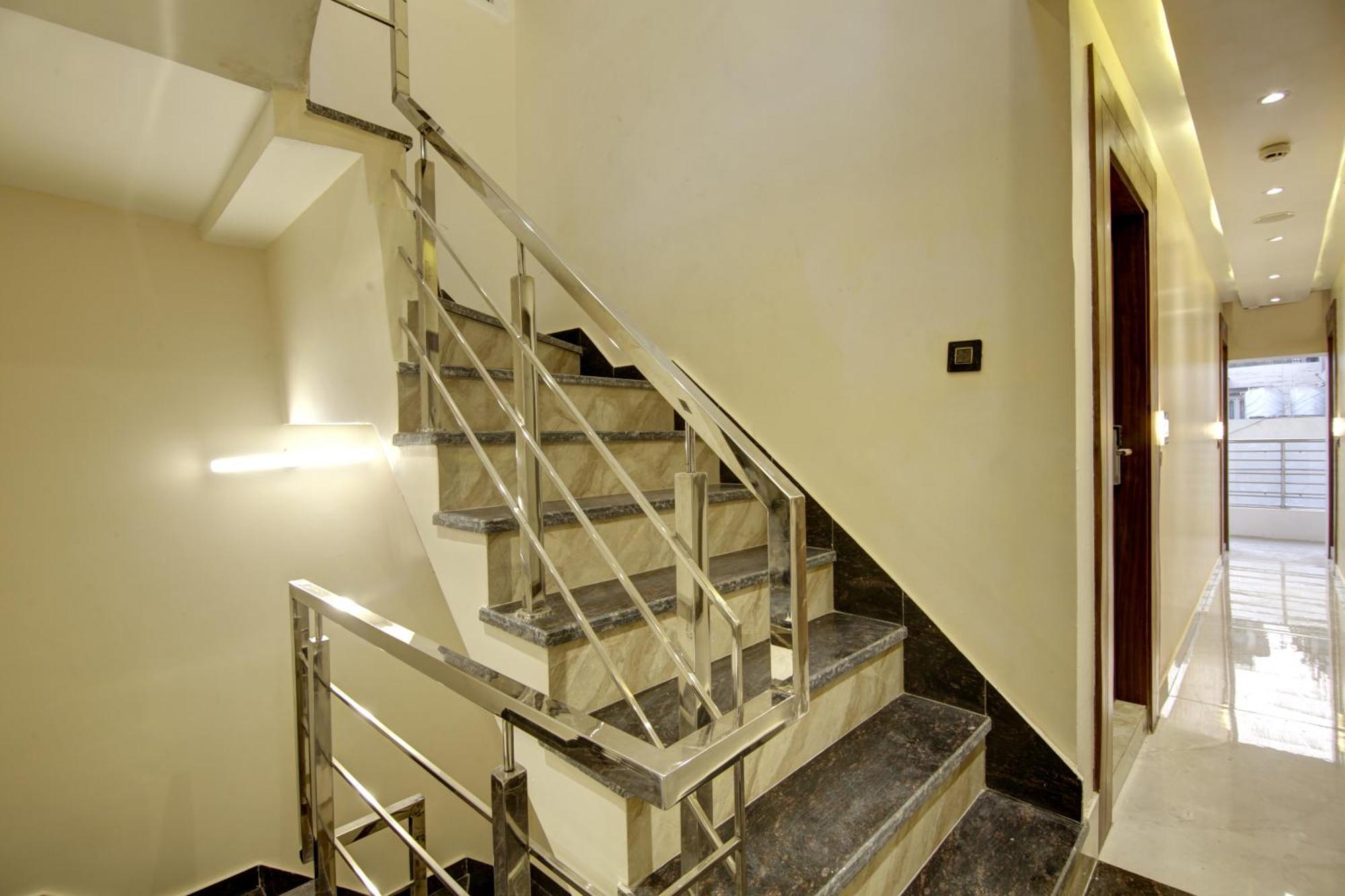 Bless Inn - Near Connaught Place Nueva Delhi Exterior foto