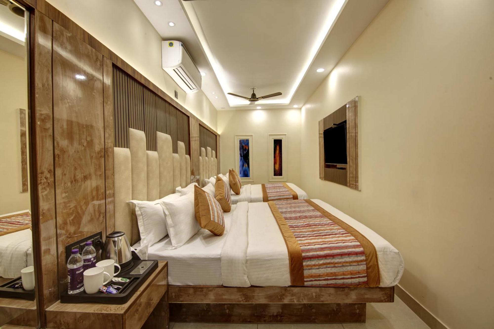 Bless Inn - Near Connaught Place Nueva Delhi Exterior foto