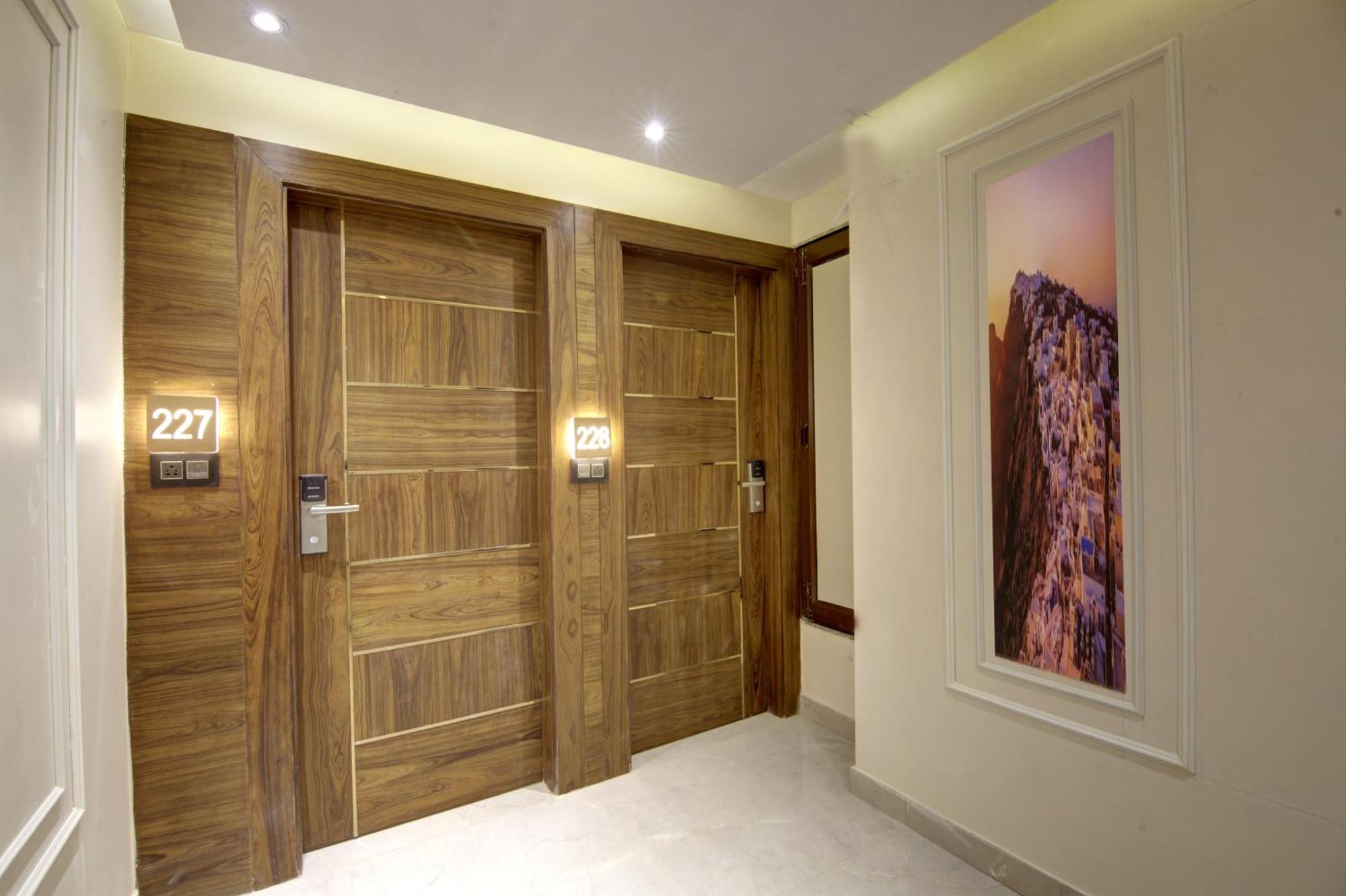 Bless Inn - Near Connaught Place Nueva Delhi Exterior foto