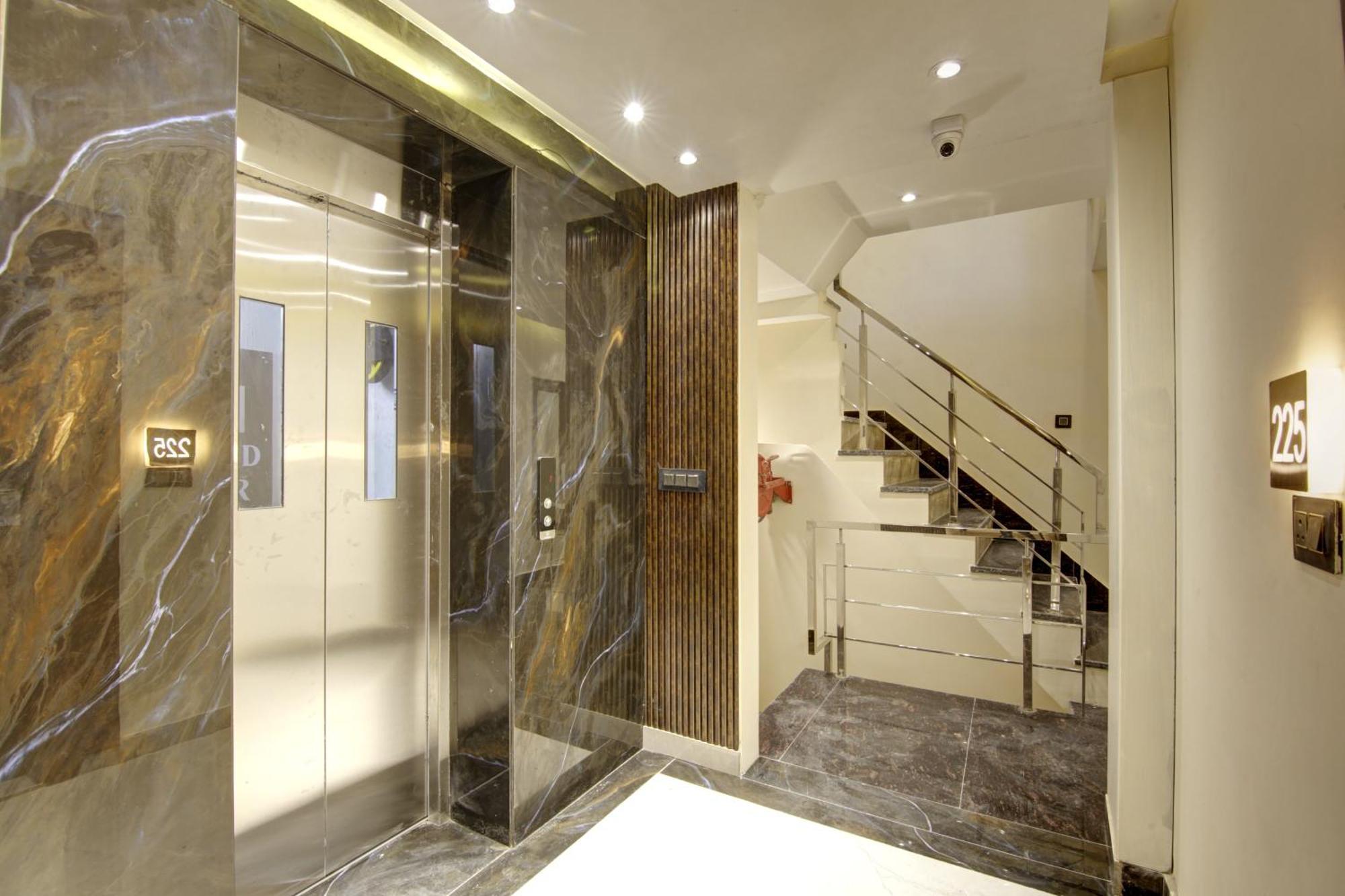 Bless Inn - Near Connaught Place Nueva Delhi Exterior foto
