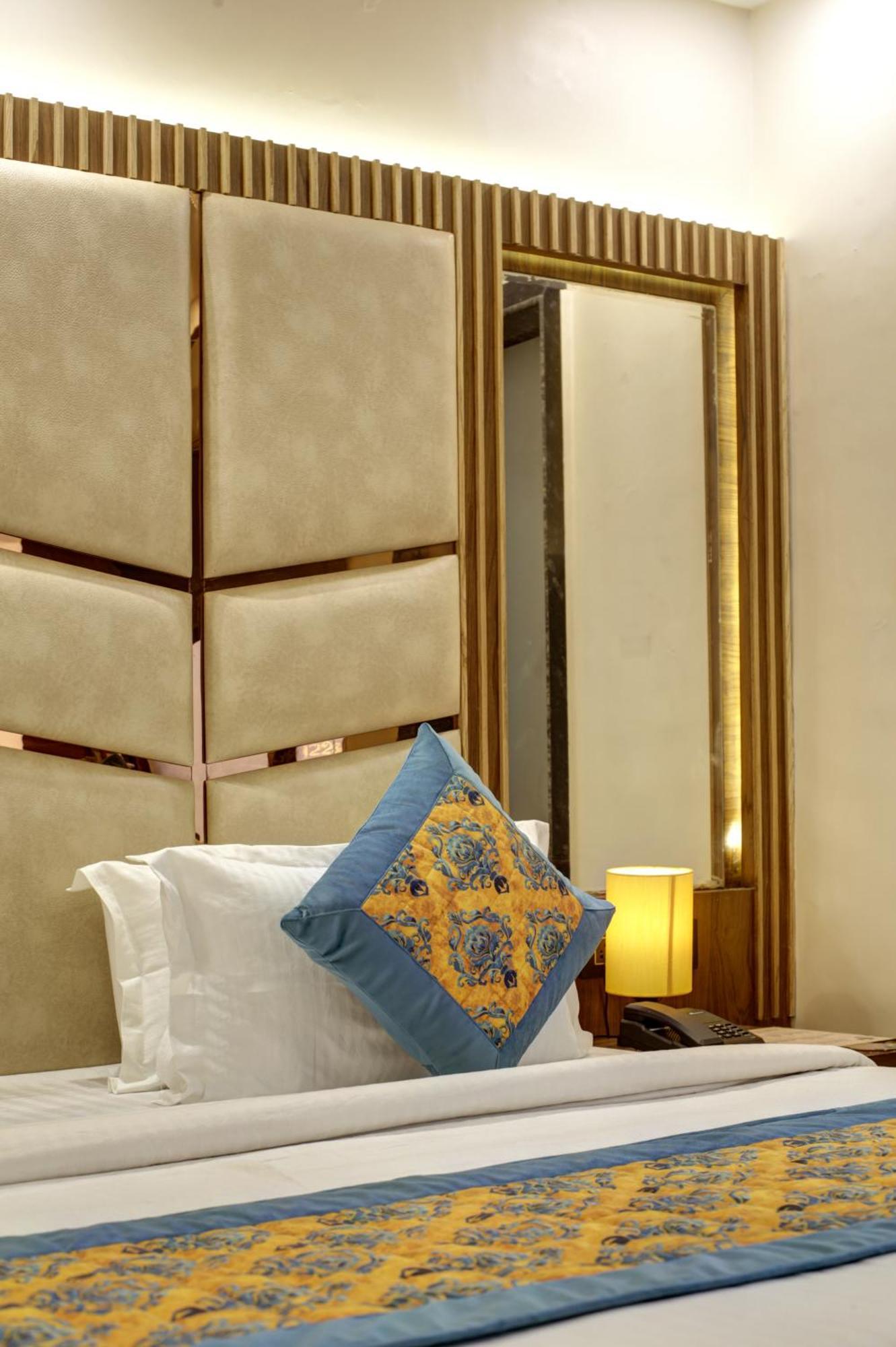 Bless Inn - Near Connaught Place Nueva Delhi Exterior foto