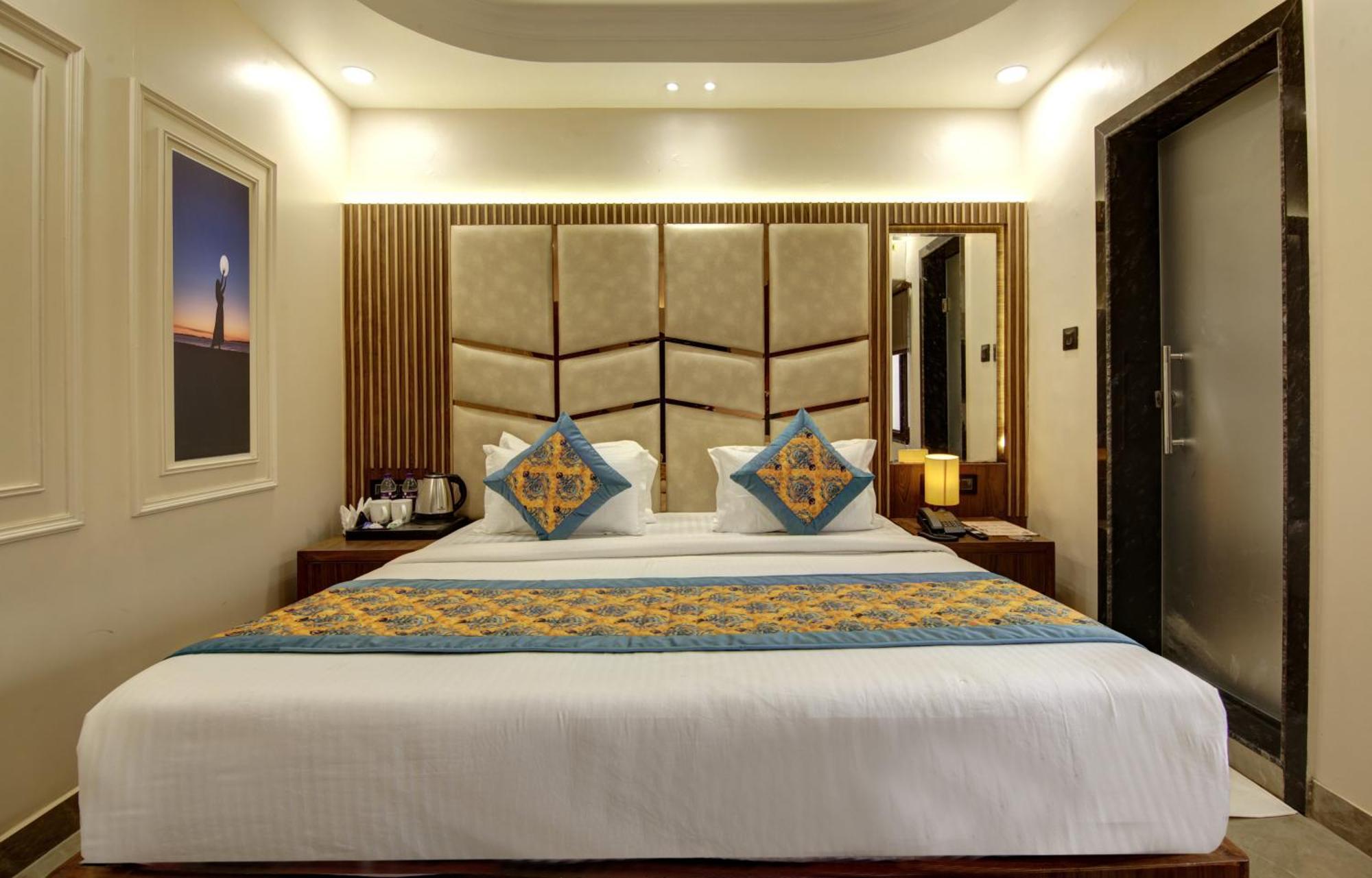 Bless Inn - Near Connaught Place Nueva Delhi Exterior foto