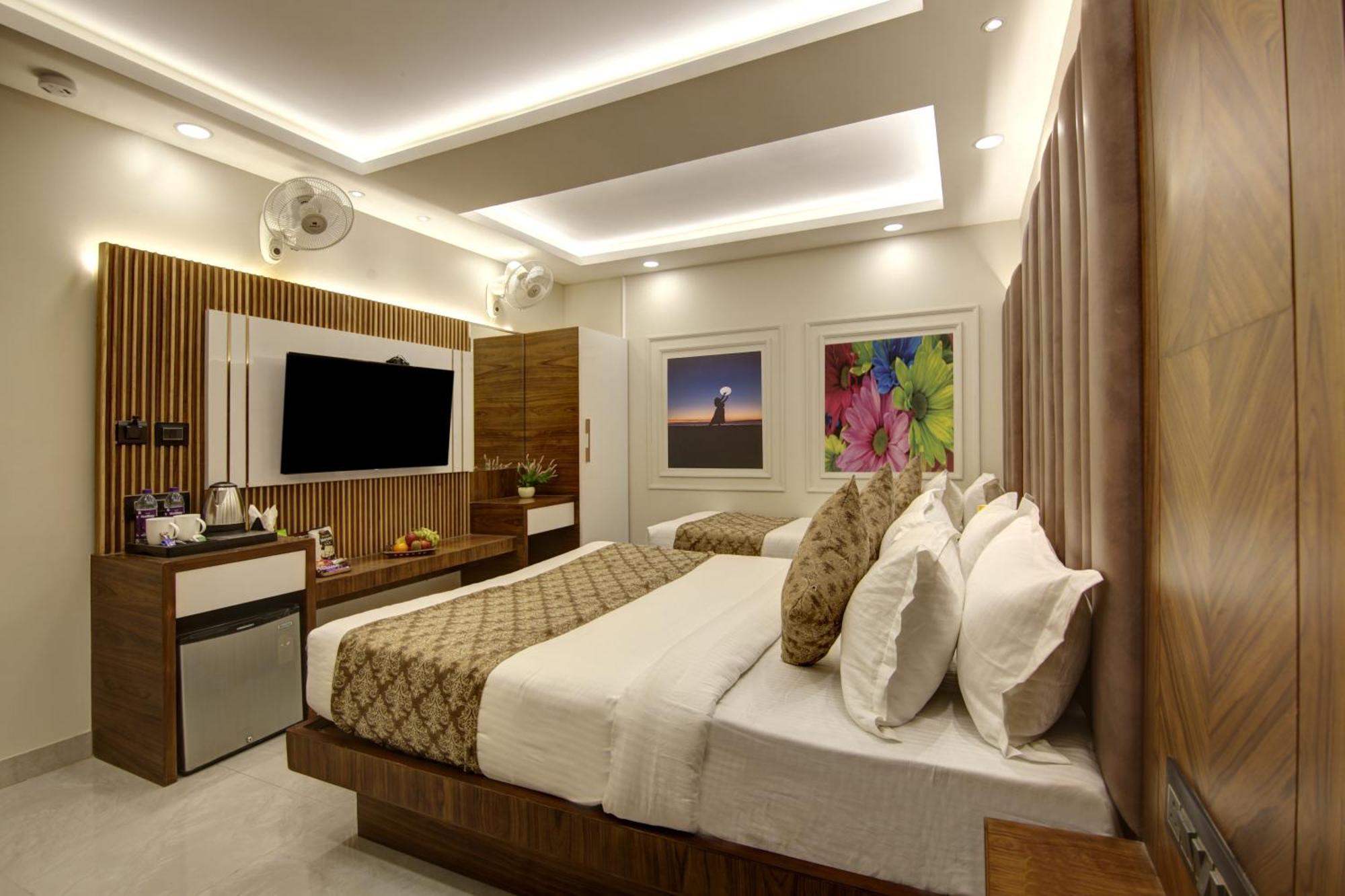 Bless Inn - Near Connaught Place Nueva Delhi Exterior foto